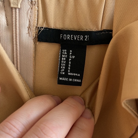 Tan trench coat inspired dress - Picture 5 of 5